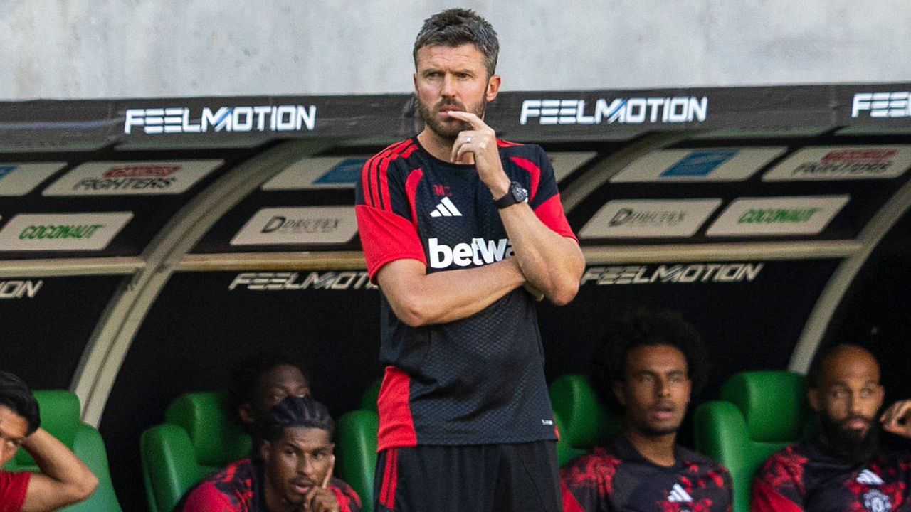 Carragher Sebut MU Belum Siap Jadi Penantang Gelar di Era Michael Carrick