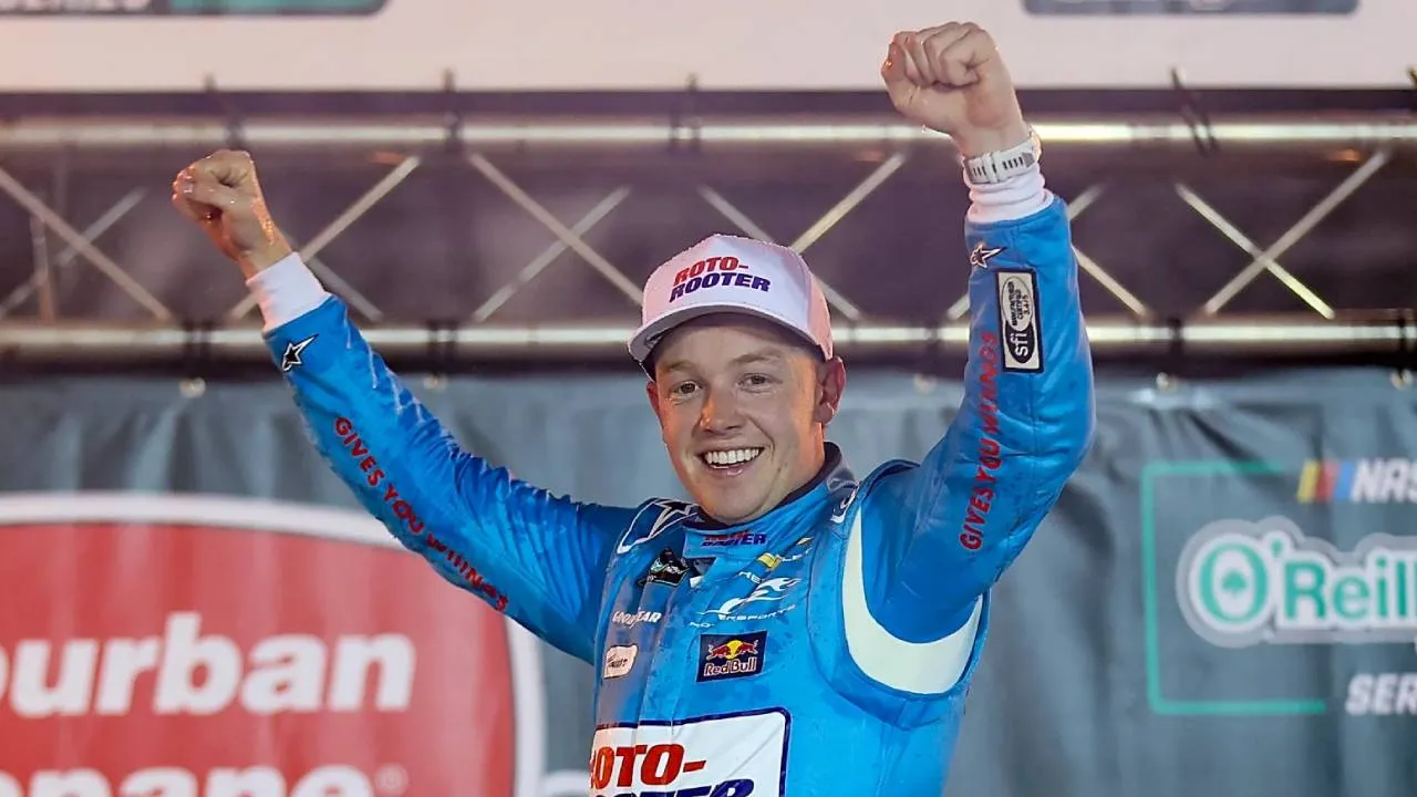 Connor Zilisch akan mengemudikan Chevrolet No. 48 menggantikan Alex Bowman yang akan meninggalkan kompetisi penuh waktu setelah musim 2027. (Foto: AP)