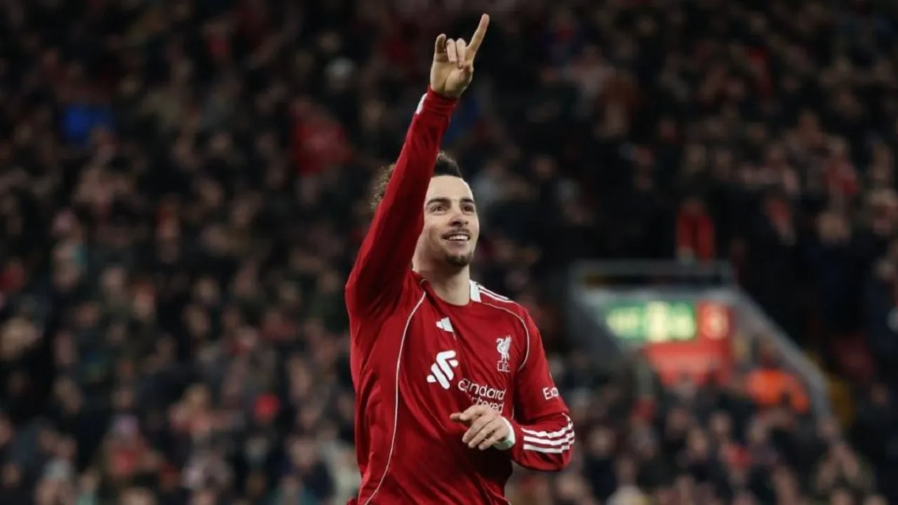 Curtis Jones Absen di Laga Como, Liverpool Tunggu Tawaran Baru Inter