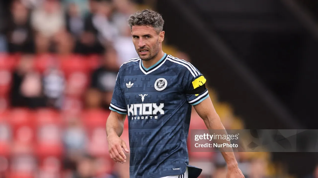 Fabian Schar tetap yakin pada Newcastle meski Eddie Howe sudah meninggalkan klub