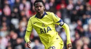 Moyes Ingin Tambah Gelandang, Pape Matar Sarr Masuk Radar Everton
