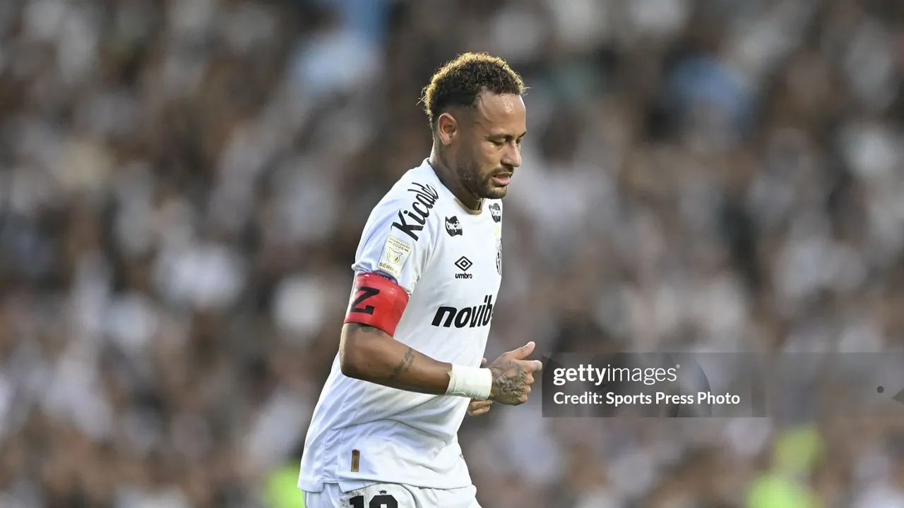 Neymar Jr dipaksa keluar satu menit setelah aturan baru diterapkan di Brasil