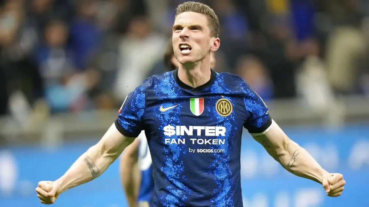 Robin Gosens Ungkap Rasa Syukur Bisa Kembali Satu Tim dengan Dzeko
