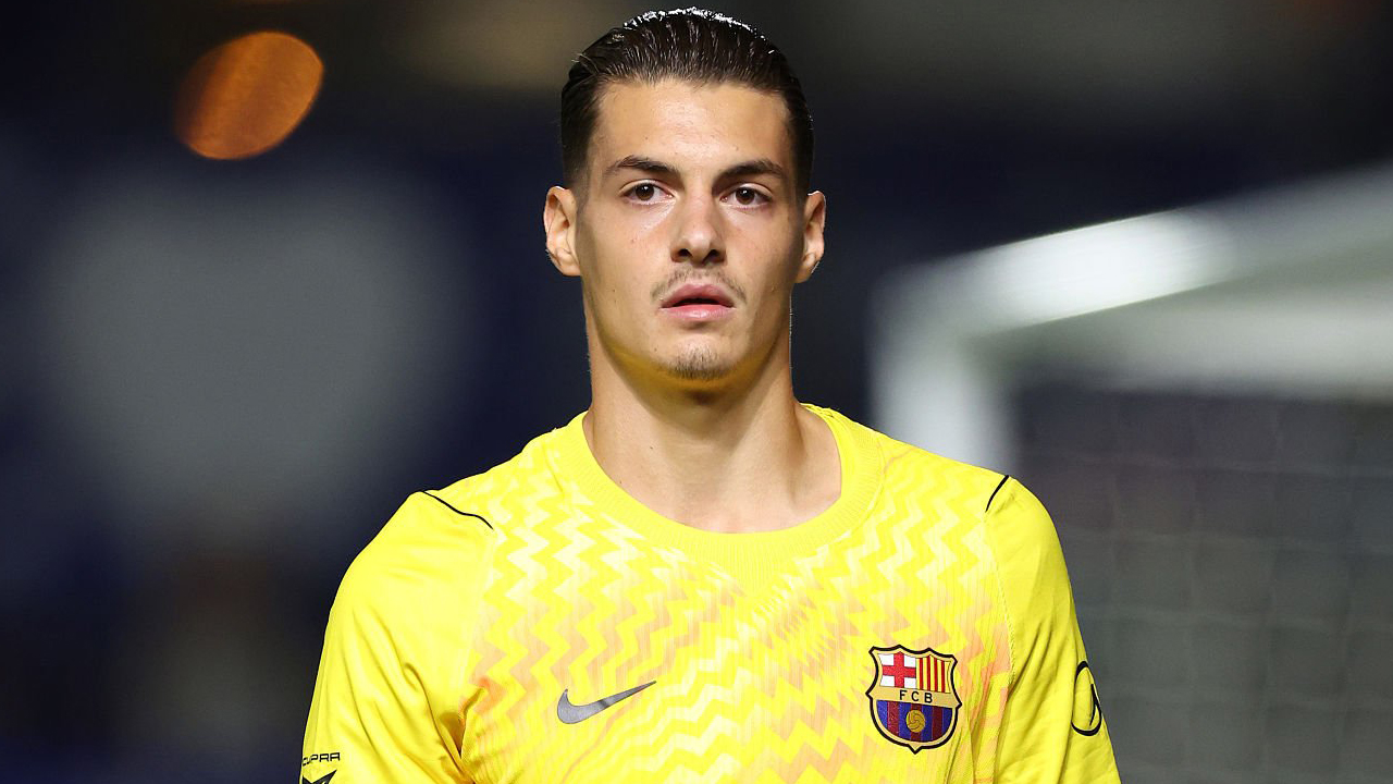 Tinggalkan Barcelona, Aron Yaakobishvili Dipinjamkan ke Almeria