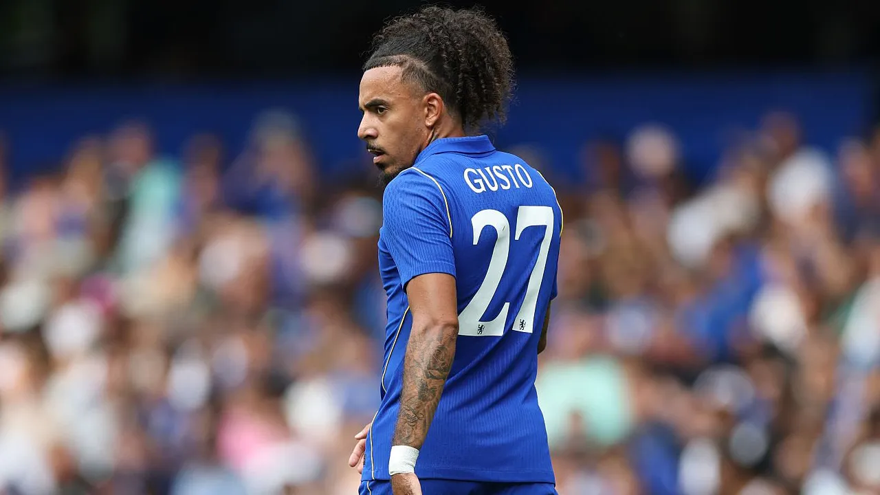 Tottenham Hotspur Incar Malo Gusto untuk Gantikan Djed Spence