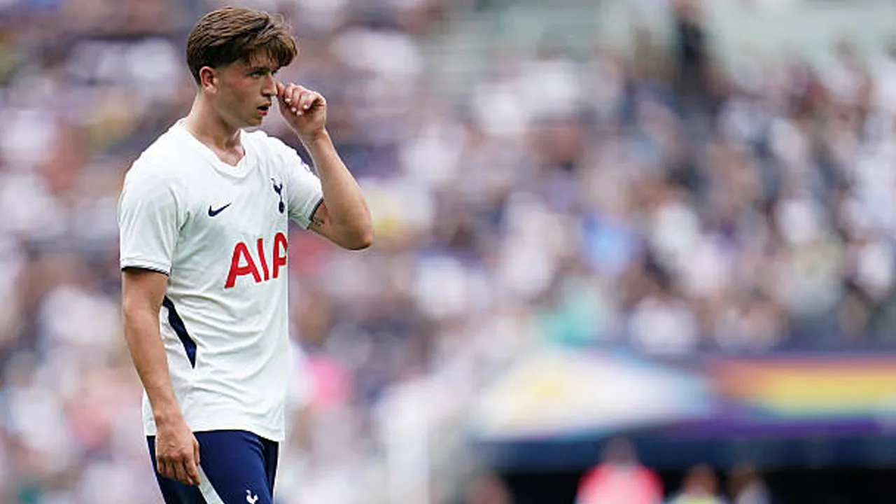 Transfer Tertunda, FC Koln Tetap Yakin Tottenham Akan Pinjamkan Mikey Moore