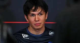Alex Albon Tetap di Williams Meski Tahun Sulit