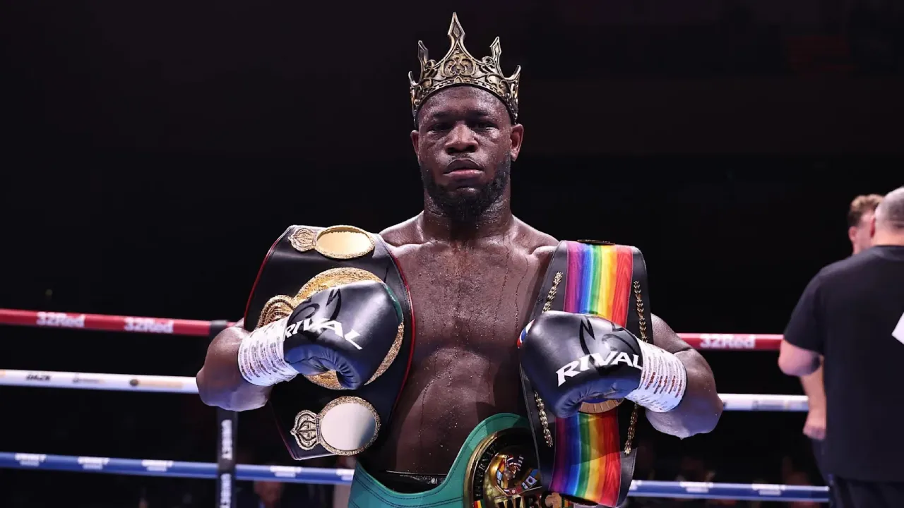 Aloys Junior terakhir bertarung pada Juli 2025 ketika mengalahkan mantan penantang gelar dunia, Ellis Zorro, melalui keputusan angka mutlak. (Foto: Fight TV)