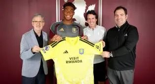 Aston Villa Resmi Gaet Suzuki dari Parma dengan Transfer €35 Juta