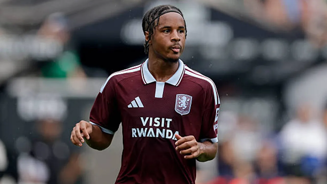 Aston Villa Siap Lepas Triston Rowe, Brest dan Stoke City Tertarik