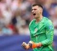 Barcelona Pertimbangkan Mendatangkan Kiper Veteran Kroasia