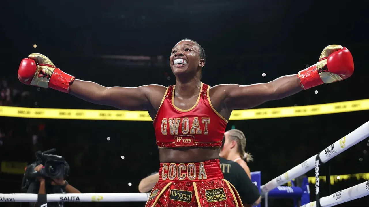 Claressa Shields mengatakan cedera tersebut terjadi ketika dirinya berusaha melakukan pukulan ke arah tubuh dalam sesi sparring. (Foto: Fight TV)