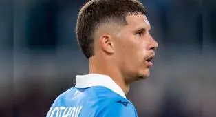 Diminati Tiga Klub, Lazio Terus Usahakan Lepas Ratkov