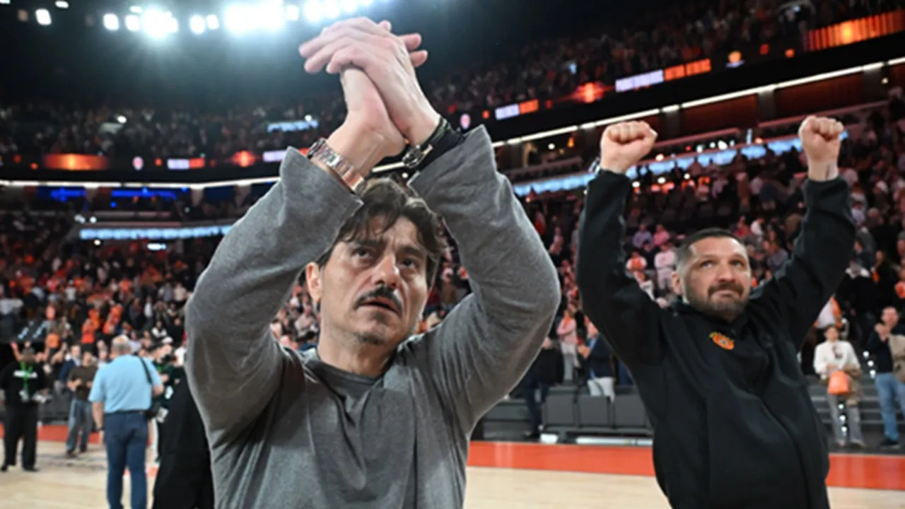 Dimitris Giannakopoulos Tanggapi Perselisihan Thomas Walkup dan Olympiacos