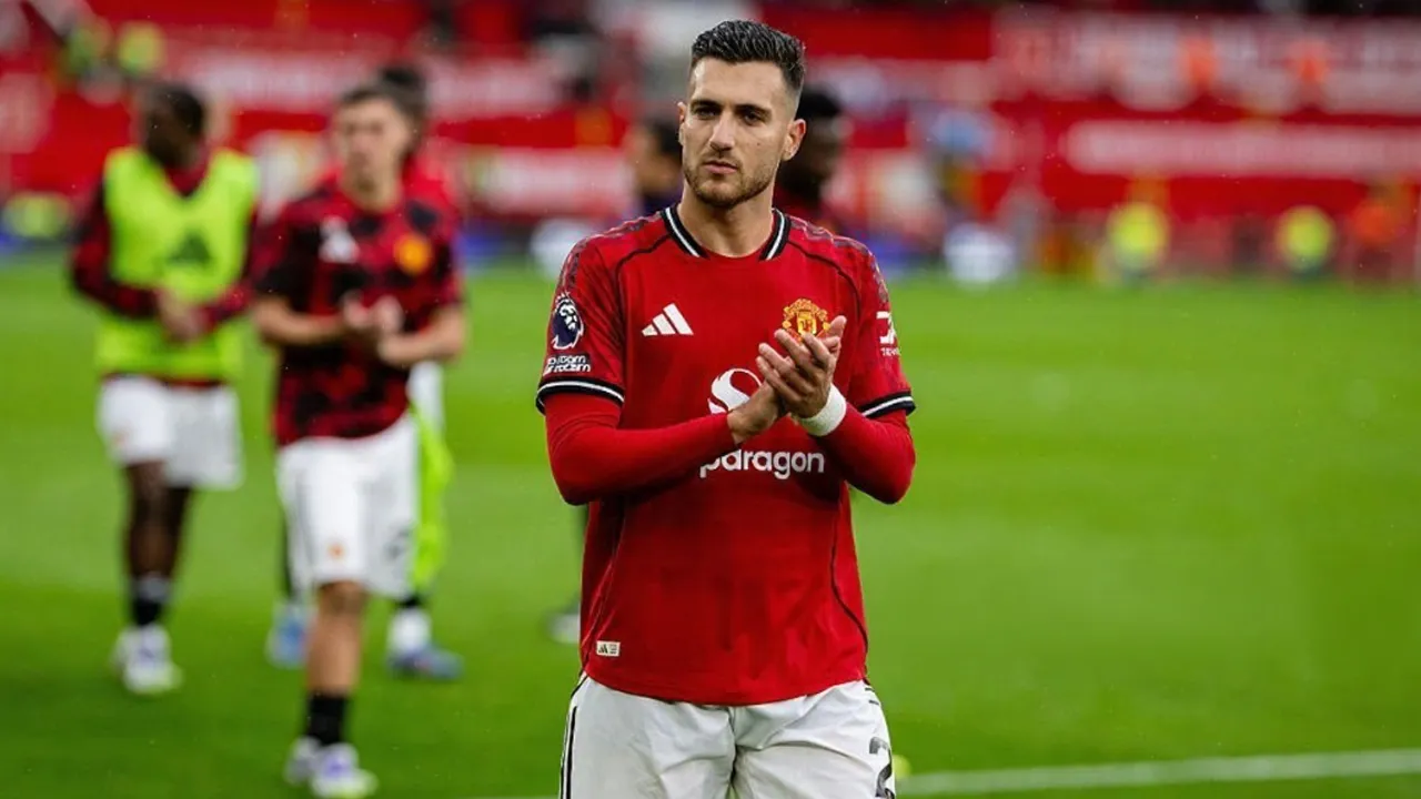 Diogo Dalot Masih Jalin Komunikasi dengan Mantan Rekan Setim di Milan