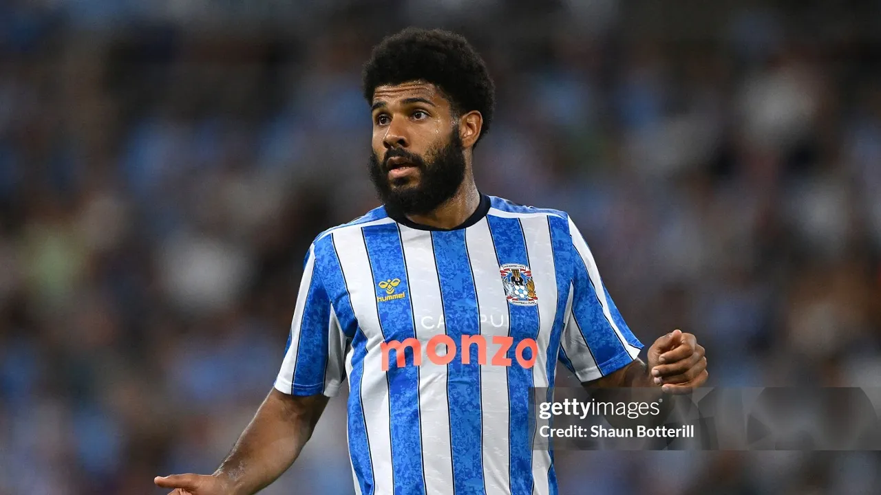 Ellis Simms diincar sejumlah klub Championship dan Wolves ikut memantau situasinya