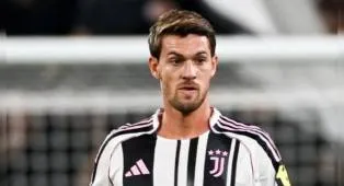 Lazio Masukkan Kembali Bek Juventus Dalam Daftar Incaran