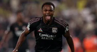 Lois Openda Cetak Gol Pertama Untuk Lyon Saat Imbang 1-1 Lawan Fenerbahce