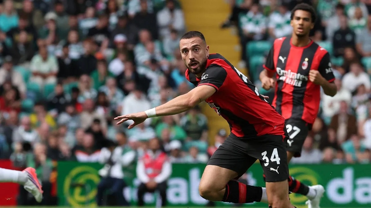 Mario Gila Bahas Adaptasi di Milanello dan Skema Garis Tinggi ala Amorim