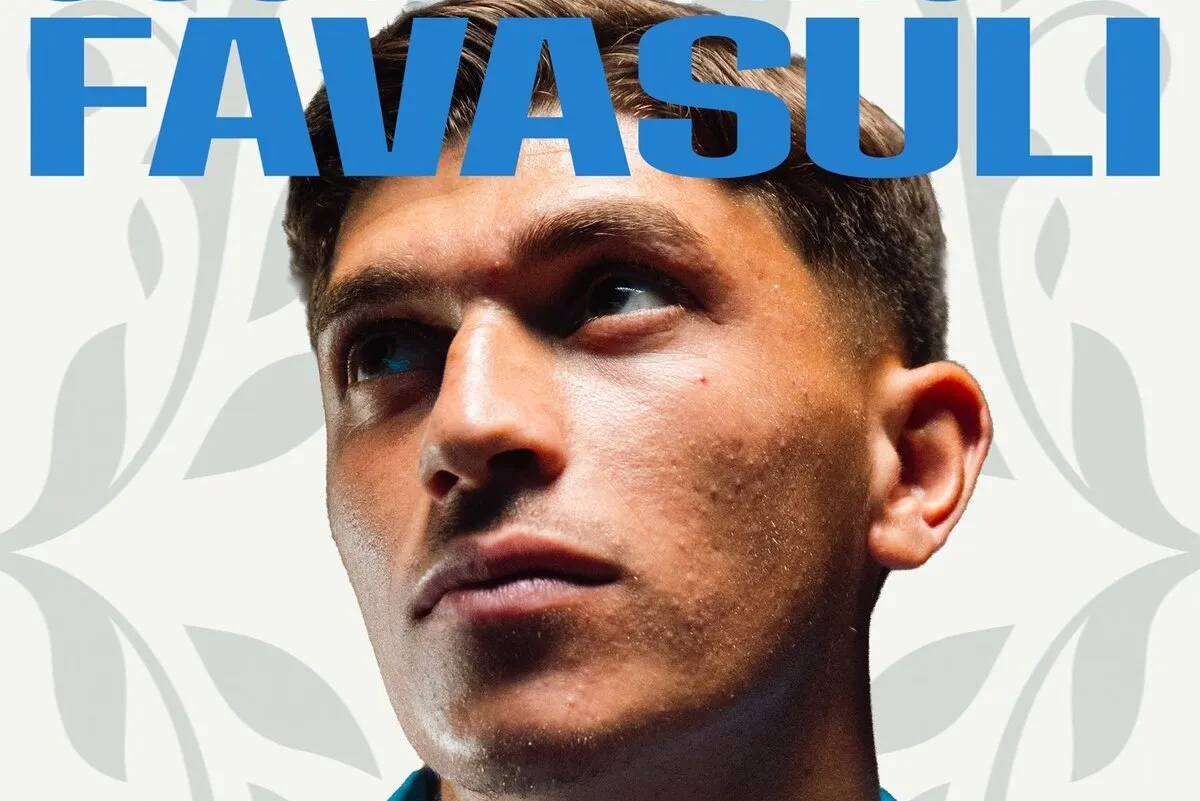 Napoli Resmi Boyong Favasuli dari Catanzaro dengan Nilai €7,5 Juta - sumber: (footballitalia)