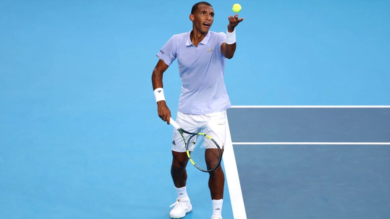 Pandangan Felix Auger Aliassime Jelang Bermain Bersama Alexandra Eala