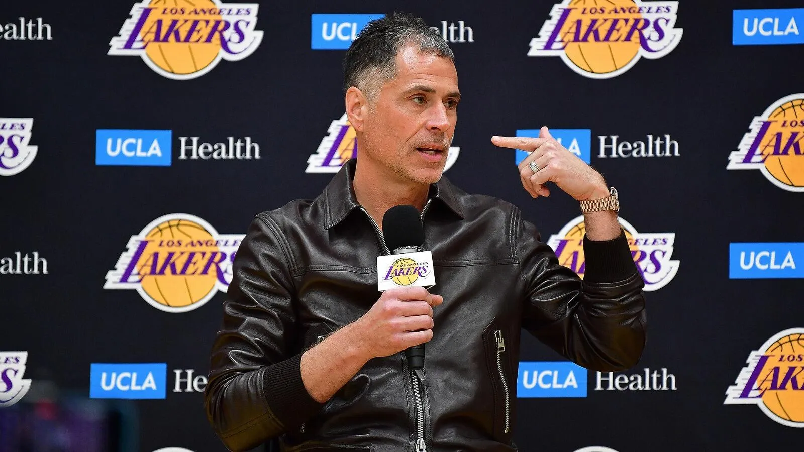 Perubahan Pemilik Lakers, Masa Depan Rob Pelinka Terancam