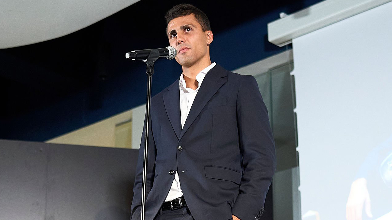 Rodri Ungkap Peran Hansi Flick di Balik Keputusannya Gabung Barcelona