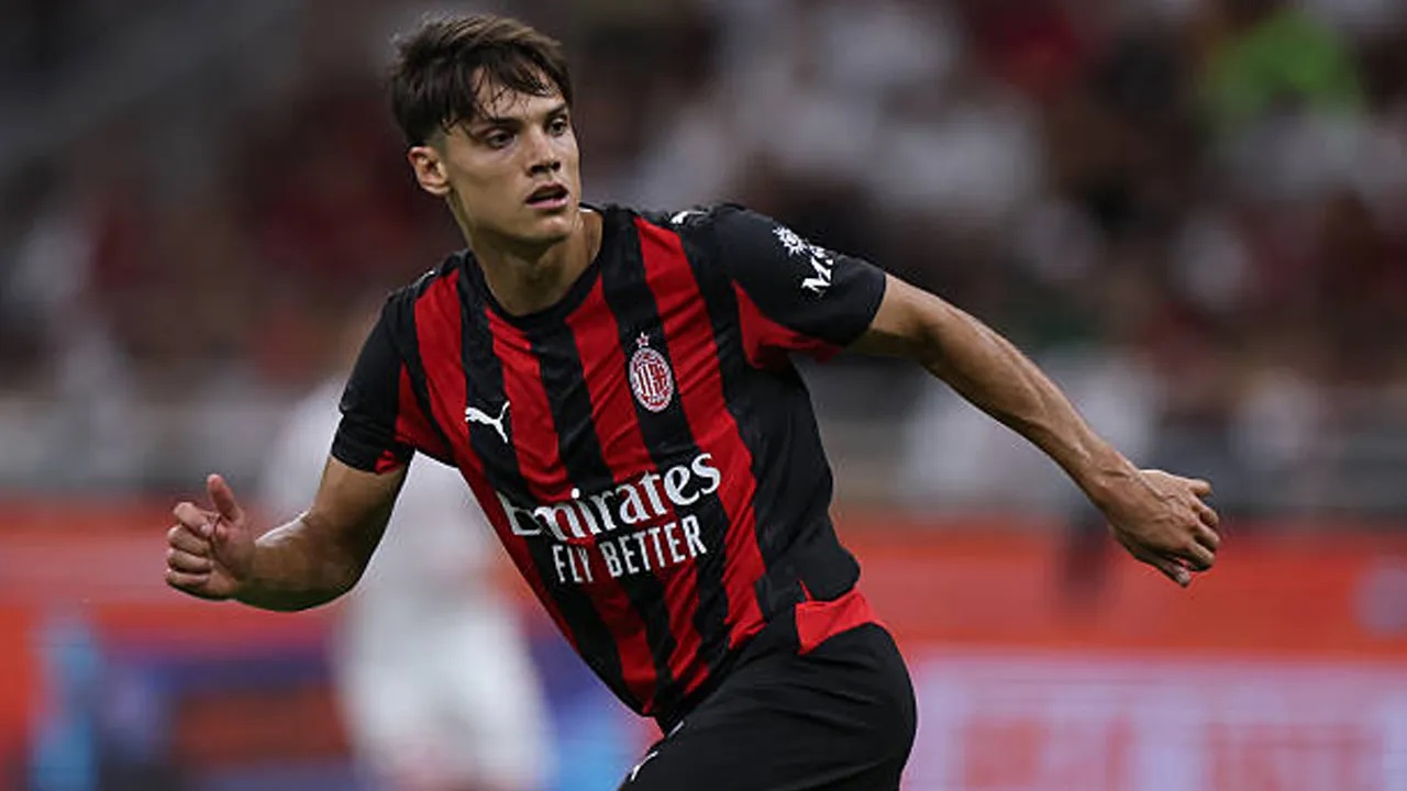 AC Milan dan Como Akhirnya Sepakati Skema Pinjaman Samuele Ricci