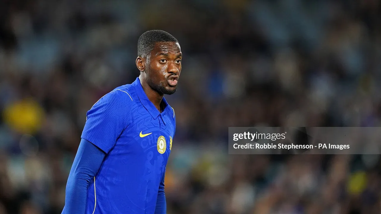 Aston Villa Incar Tosin Adarabioyo untuk Gantikan Ezri Konsa