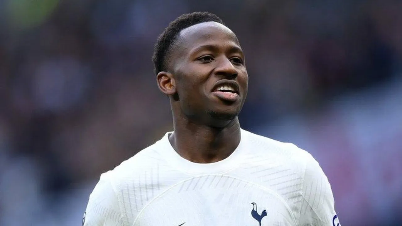 Gelandang Tottenham
