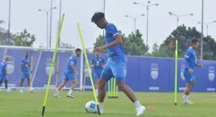 Bawa Trofi dari Bali, Kakang Nilai Persib Masih Perlu Evaluasi