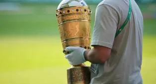 Demosi VAR Warnai Pekan Seru DFB Pokal Ini
