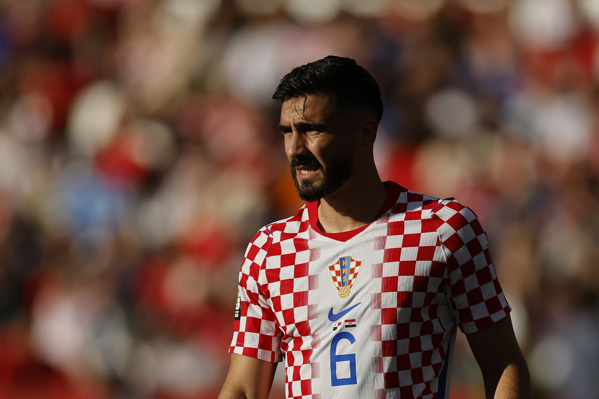 Lazio Resmi Gaet Sutalo dari Ajax dalam Kesepakatan Transfer