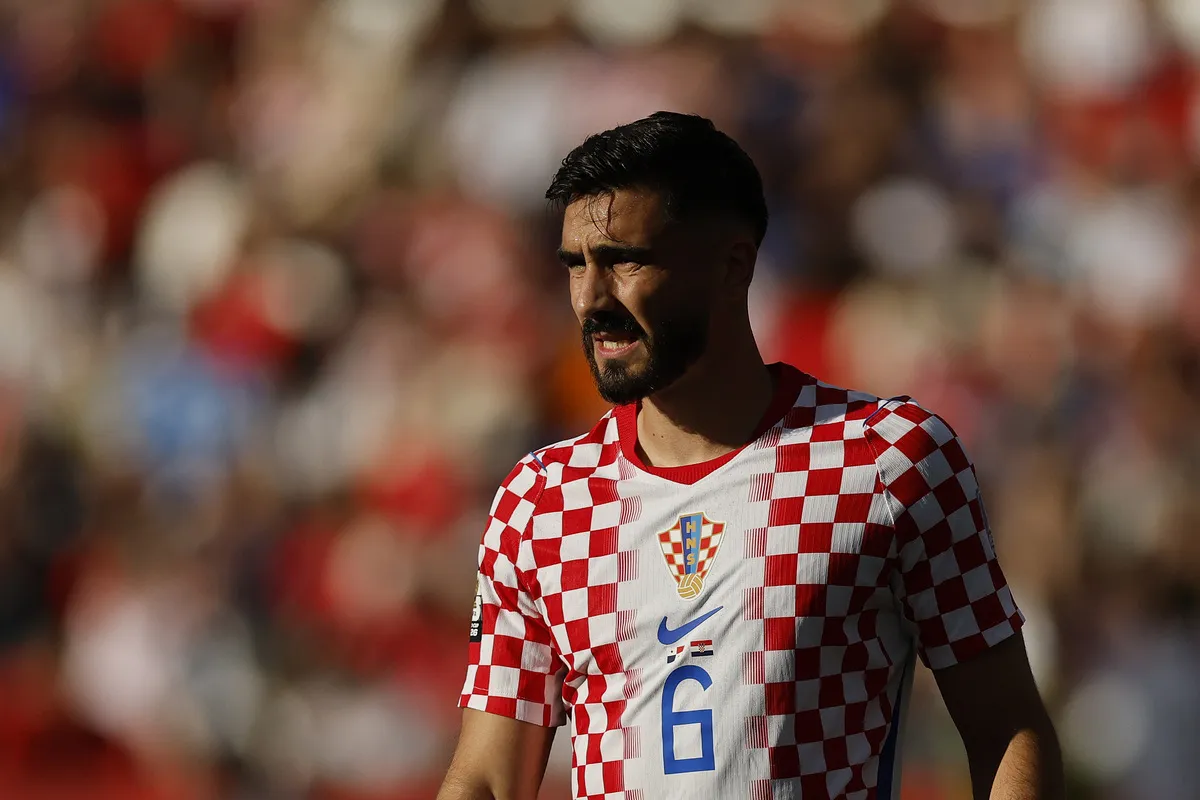 Lazio Resmi Gaet Sutalo dari Ajax dalam Kesepakatan Transfer - sumber: (footballitalia)