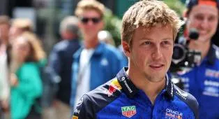Liam Lawson Kembali Gabung Red Bull Usai Panggilan Mendadak