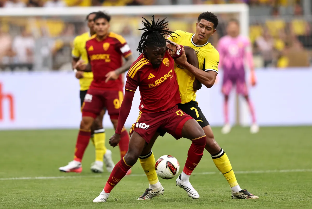 Manchester United Pilih Gelandang Brighton, Roma Lega Lepas dari Buru Kone - sumber: (footballitalia)