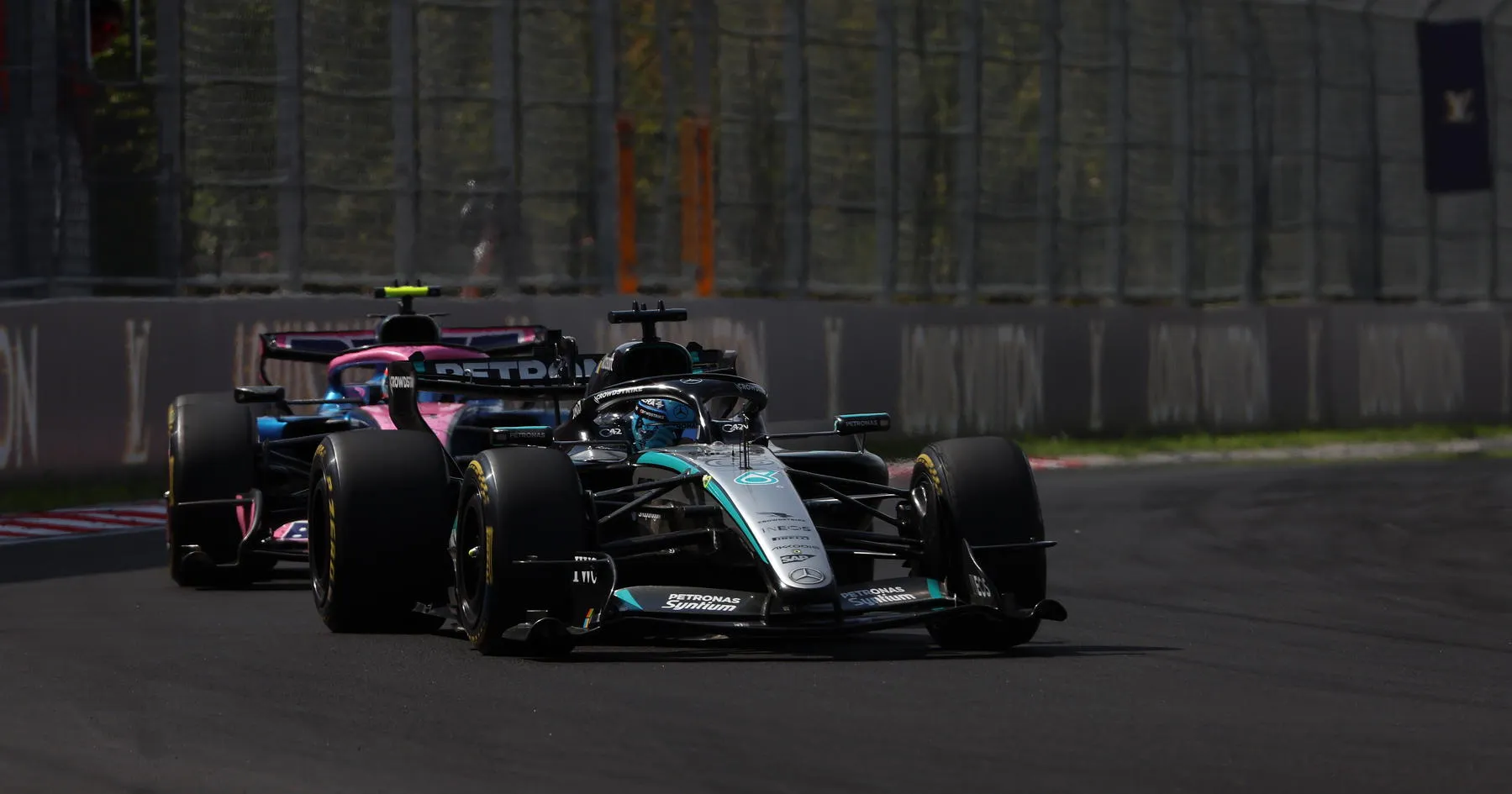 Mercedes Akui Ketinggalan dalam Perang Pengembangan F1 - sumber: (racingnews365)