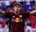 Newcastle Tertarik Rekrut Julian Hall untuk Perkuat Lini Depan