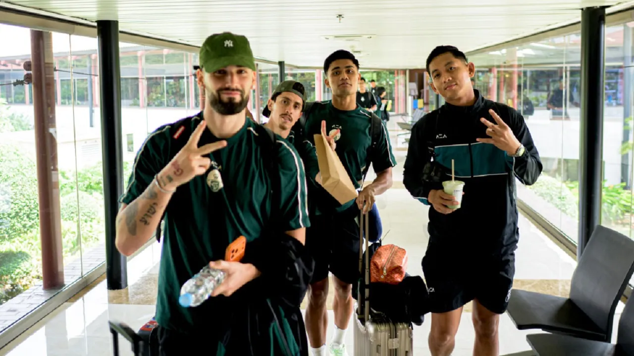Skuat Persebaya Surabaya bertolak menuju Thailand