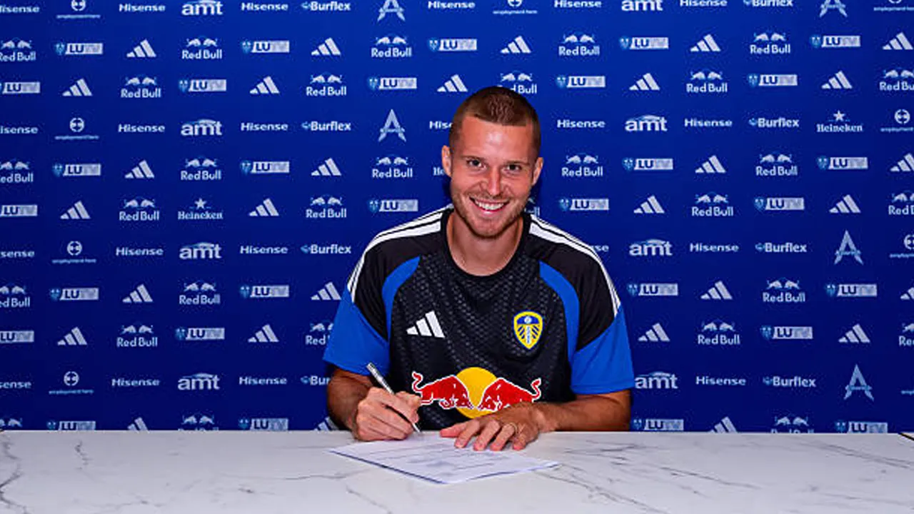 Resmi Gabung Leeds United, Nico Elvedi Ungkap Peran Penting Daniel Farke
