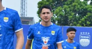 Sengitnya Persaingan Winger Persib Bikin Menalo Tertantang