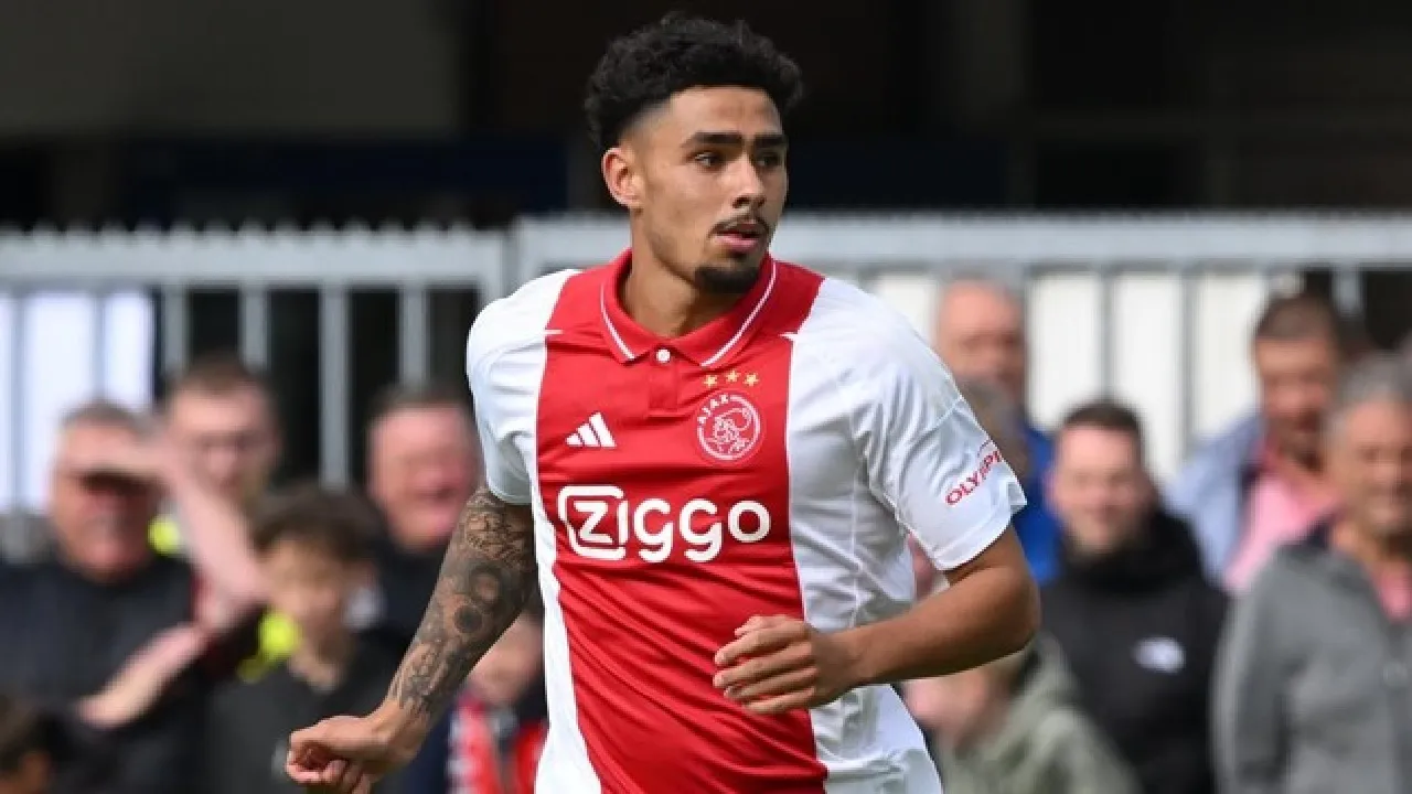 Tristan Gooijer diincar klub yang menaungi pemain Timnas Indonesia, Joey Pelupessy, yakni Lommel SK.