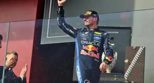 Verstappen Perpanjang Kontrak dengan Red Bull Hingga 2030