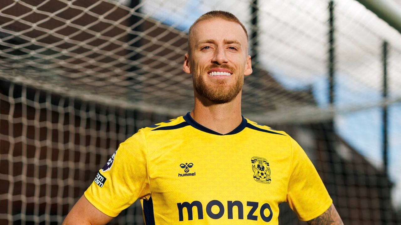 Daniel Bentley Resmi Gabung Coventry City Jelang Debut Premier League