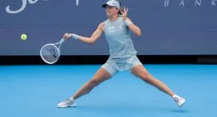 Elena Rybakina Cedera, Iga Swiatek Kembali Ke Semifinal Di Cincinnati