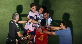 FIFA Hukum Paredes dan Molina Akibat Ricuh Final Piala Dunia