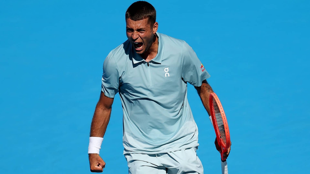Flavio Cobolli Kerja Keras Demi Amankan Tiket Semifinal Di Cincinnati