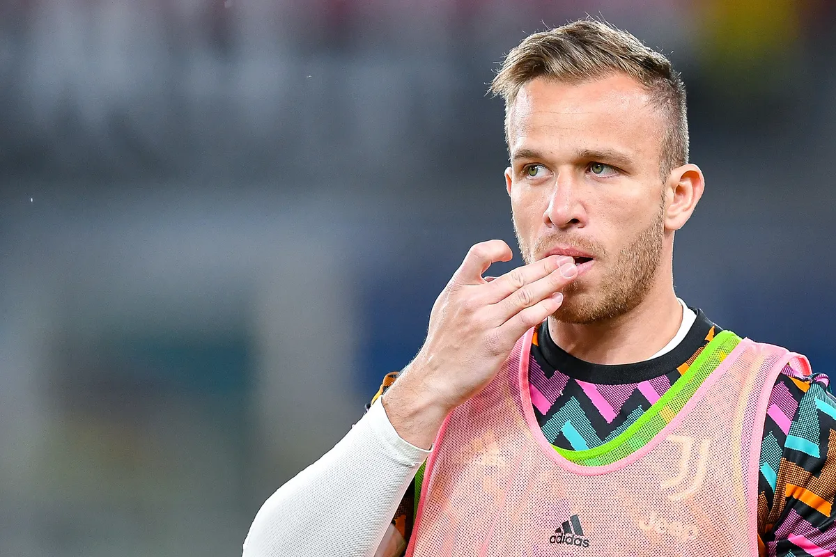 Juventus Resmi Akhiri Kontrak Arthur, Dampak Ekonomi Jadi Sorotan - sumber: (footballitalia)