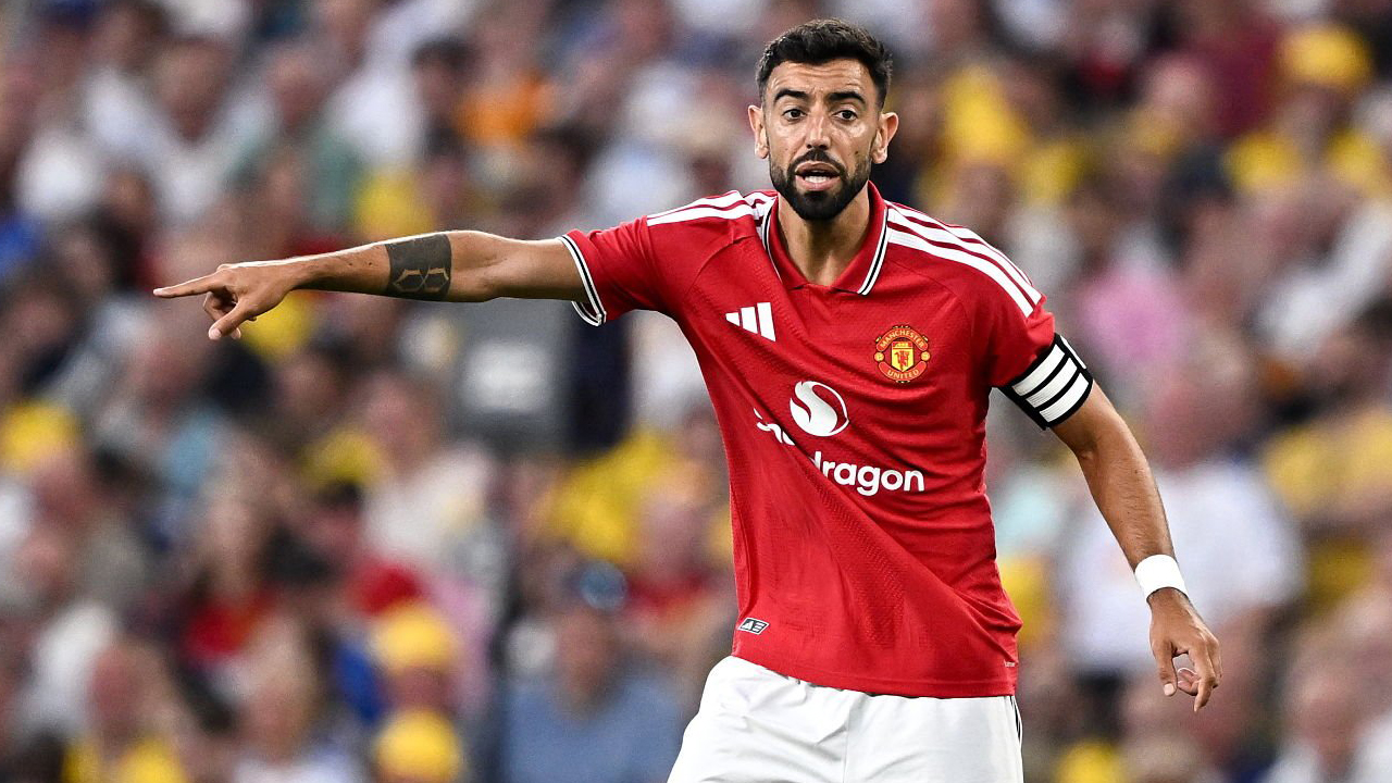 Keane Jagokan Bruno Fernandes Jadi Pemain Terbaik Premier League 2026/27