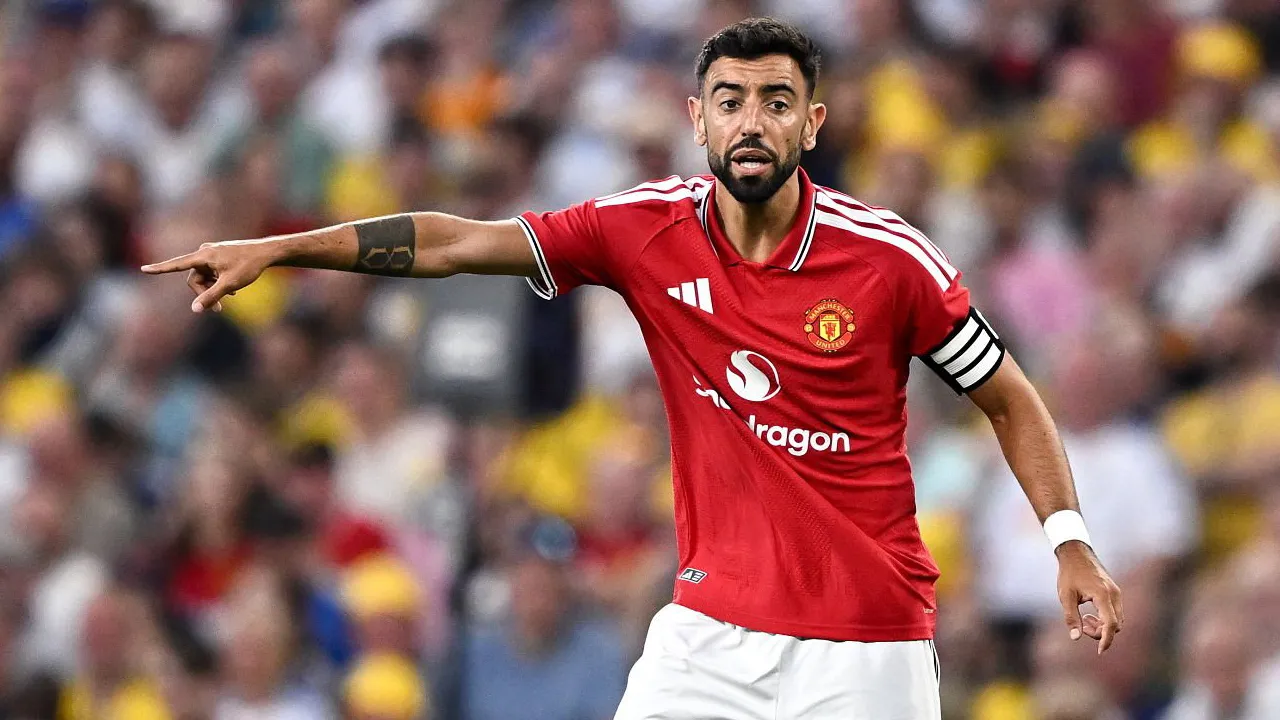 Keane Jagokan Bruno Fernandes Jadi Pemain Terbaik Premier League 2026/27